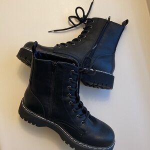 UNIONBAY Women's Hayden combat Boots Sz 8.5